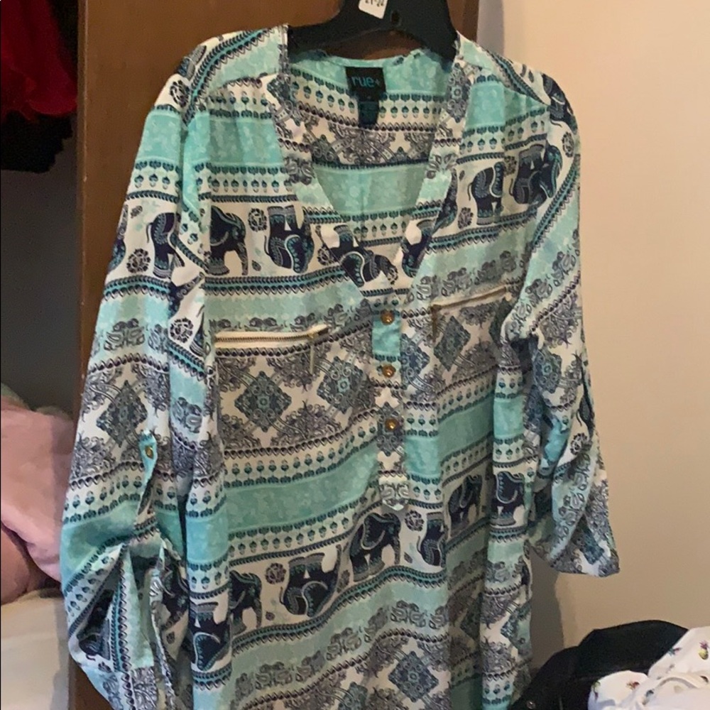 *RUE 21*Beautiful blue and white elephant blouse